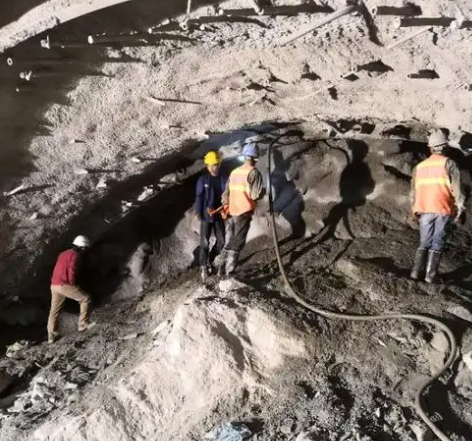 益阳拱顶带模注浆料的施工流程及注意事项